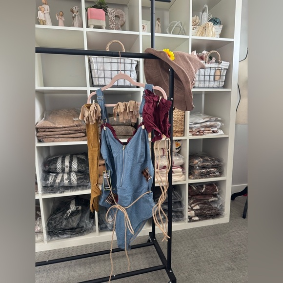 Women’s Tipsy Elves sexy Scarecrow Halloween costume - Picture 2 of 8